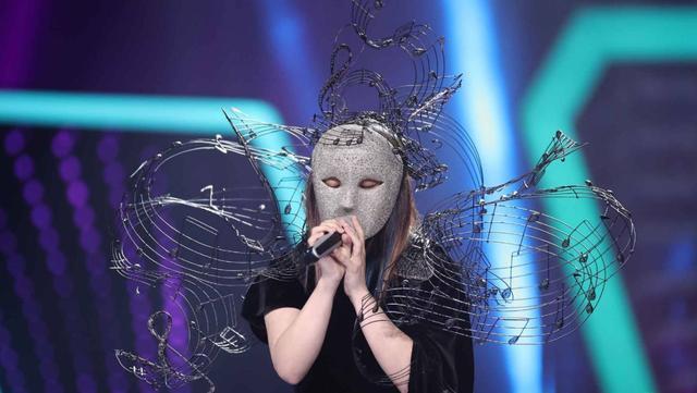 徐佳莹|她婚后参加《蒙面唱将》,开口就被认出来,观众戴面具有用