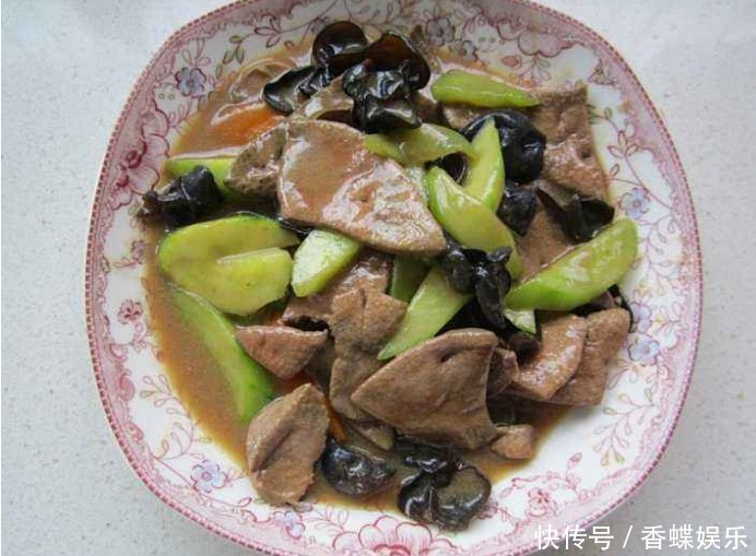 它是天然的“补血菜”,隔三差五炒一盘,补血补铁,脸色红润细腻