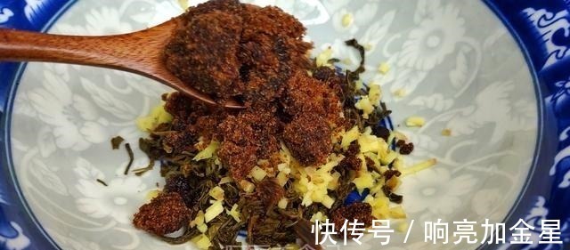 生姜和茶叶一起泡水喝，作用真是厉害，解决了很多人的大问题！