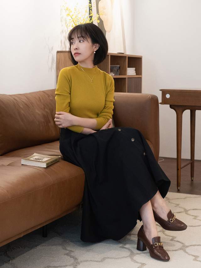 穿搭|女生博主的穿搭指南,毛衣搭配卡其色直筒裤高级洋气,简约优雅