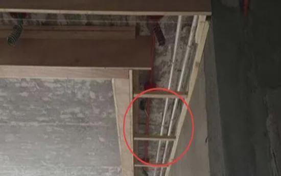 俄罗斯方块|装修师傅说吊顶比什么都重要，后面我才知道装修师傅的良苦用心