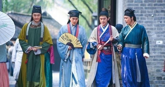 金银花@少女一上联:“白头翁,采尽金花银花”,秀才下联,才女又羞又气