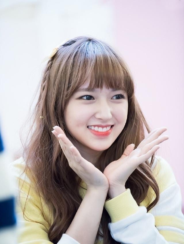 脸型 不管多大年纪的女人,这4种发型尽量少弄,不仅像大妈还伤发