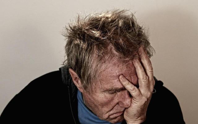 5個行為是男性衰老的“加速器”,煙酒還能戒,排第一的不好辦