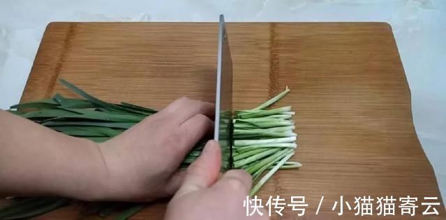 韭菜鸡蛋饼|早餐新吃法，不发面不揉面，比包饺子好吃百倍，越吃越想吃太香了