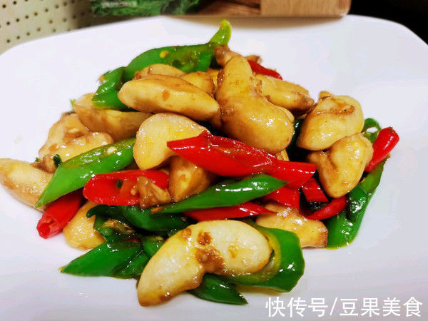 学会青红椒炒新鲜菱角，把餐厅味道搬回家