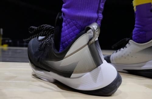 实战 脚感最舒服的实战鞋?可你能不能硬一点啊!