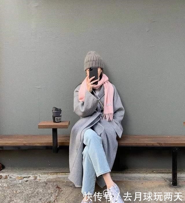 飙升|女人秋冬穿大衣时,建议这样“系围巾”,能让你时髦感飙升