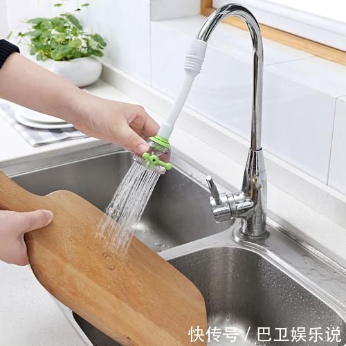 建议每个家庭不管厨房大小,灶台都放上此小物,干净整洁省空间