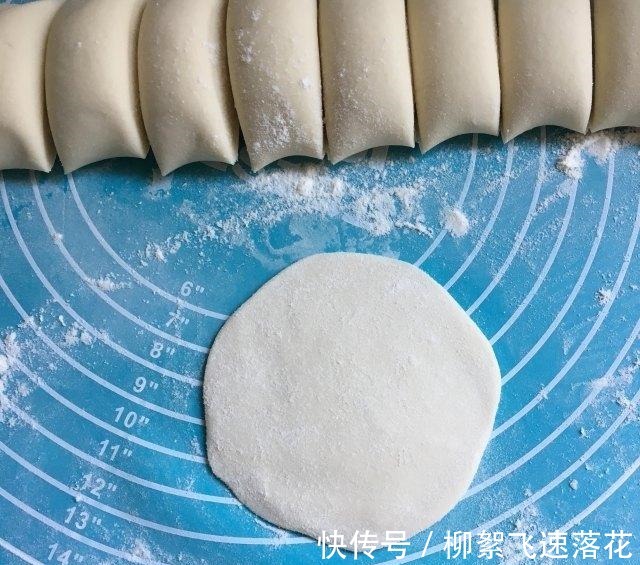 萝卜包子,皮薄馅大,暄软鲜香!