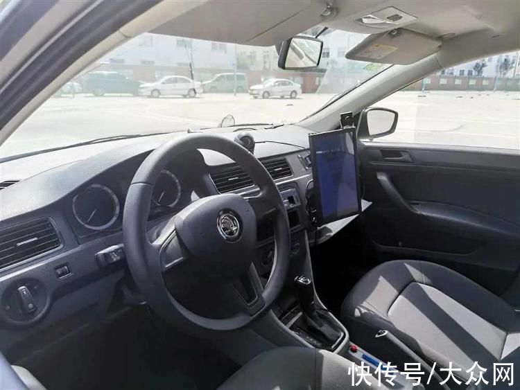 投诉|互联网驾校靠谱吗？“派学车”被投诉用AI教学应付学员