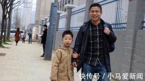 宝爸|摸脚丫、探鼻息，'慌张爸爸'意外走红，网友：跟我老公一模一样