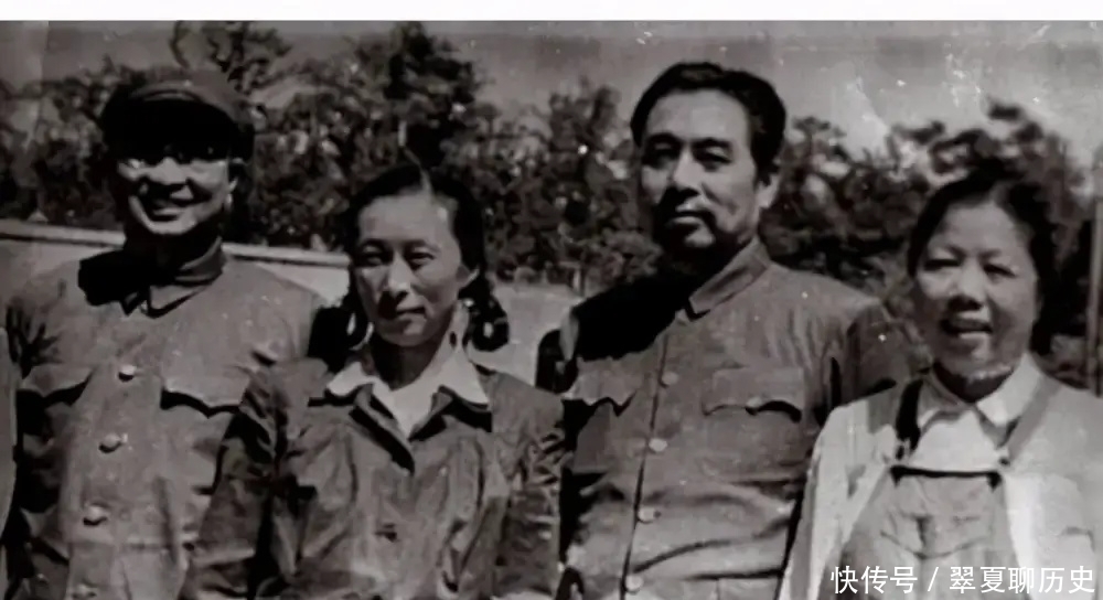 陈赓|陈赓英年早逝，毛主席伤心落泪，周总理出席追悼会，粟裕哭倒在地