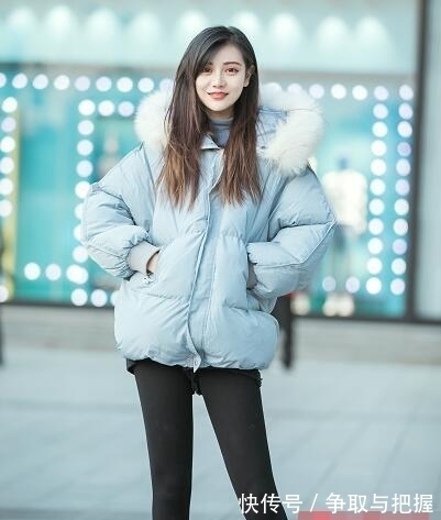 淡蓝色 秋冬穿搭,颜色搭配很重要!这几种常见颜色的搭配实用又好看!