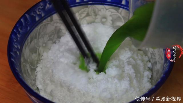 水分|买黄瓜时,挑直的还是弯的,学会这3招,黄瓜新鲜,水分多