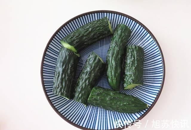 饺子|周末小姑子来串门,我准备了几道菜,还包了饺子,老公嫌寒酸