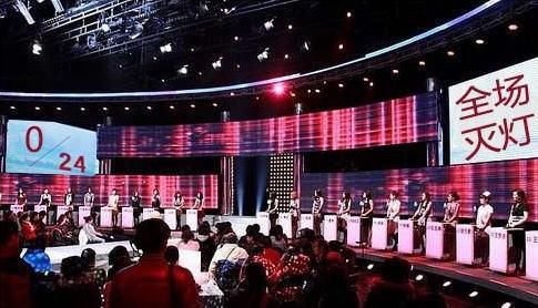 收破烂小伙上《非诚勿扰》，24盏灯秒灭遭羞辱，孟非：说说收啥破烂