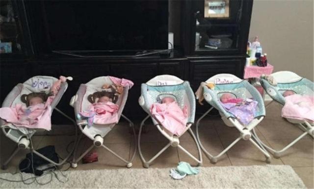 五胞胎|爸爸姓“王”,随口给五胞胎取了名字,上户口时把工作人员逗乐了