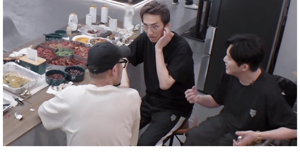 尹正|《披荆斩棘的哥哥》如同一面镜子，照出不同的个性魅力：摇滚组仗义功夫组有格局