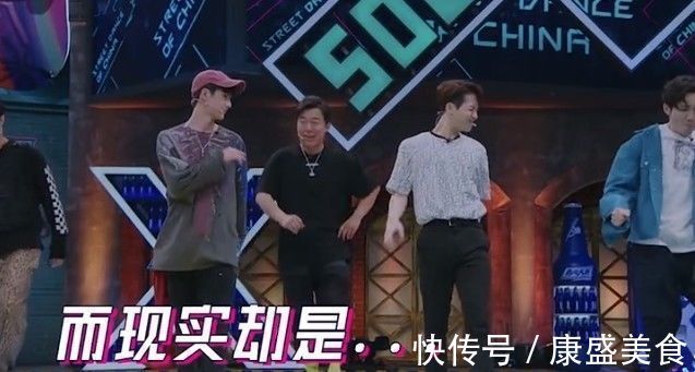 所有人都穿黑袜子,唯独忘告诉王一博,看他穿的啥,粉丝笑出鼻涕泡