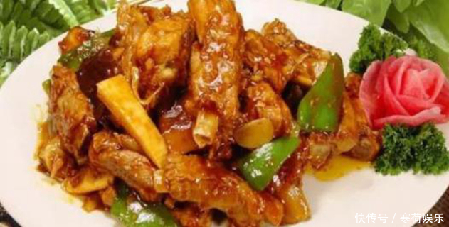 朋友来家做客,做了几道家常菜招待,朋友吃完直夸大厨