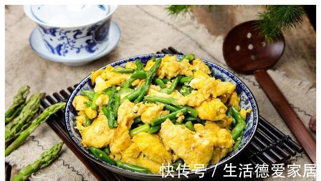 炒鸡蛋时,多加2味,鸡蛋松散软嫩,不硬更好吃