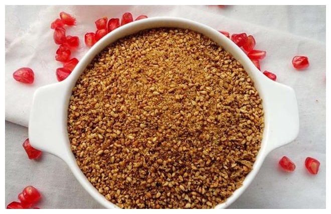 这种佐料,我家一次做5斤,夹馒头和拌面条都非常香,你吃过吗