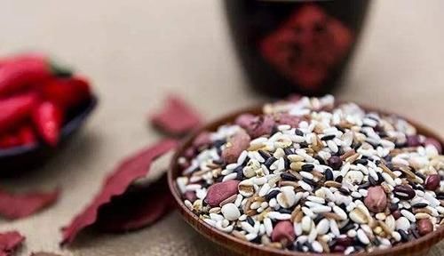 有糖尿病的人,吃饭时牢记5句话,一个月后血糖