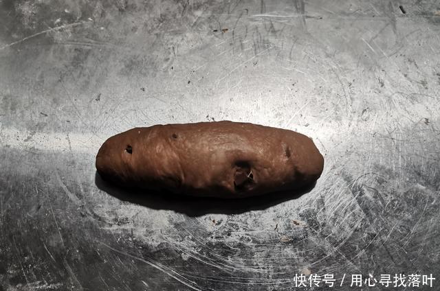 看起来|这是一款看起来很丑却很好吃的面包,双倍浓香可可面包送给你