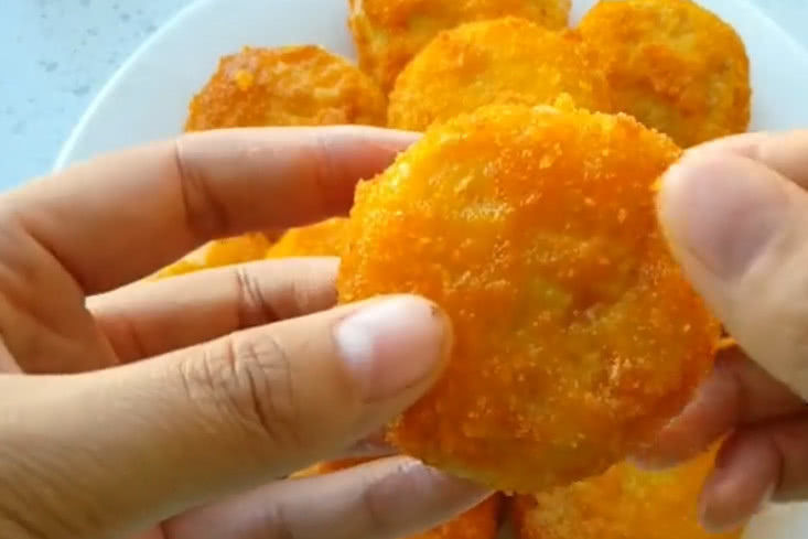 红薯饼|家里剩一根红薯,妈妈加两个鸡蛋,十分钟做美食,儿子一顿吃四个