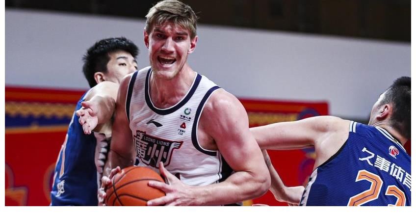 哈斯|欢迎回家！CBA2米18高塔外援加盟广州男篮，辅佐郭士强冲击季后赛