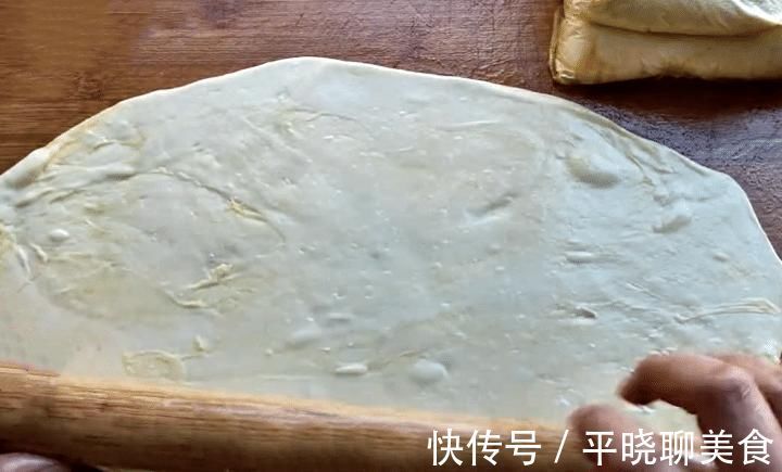 冬天，我家最馋此面食，烙一烙1分钟出锅，暄软劲道，层次多