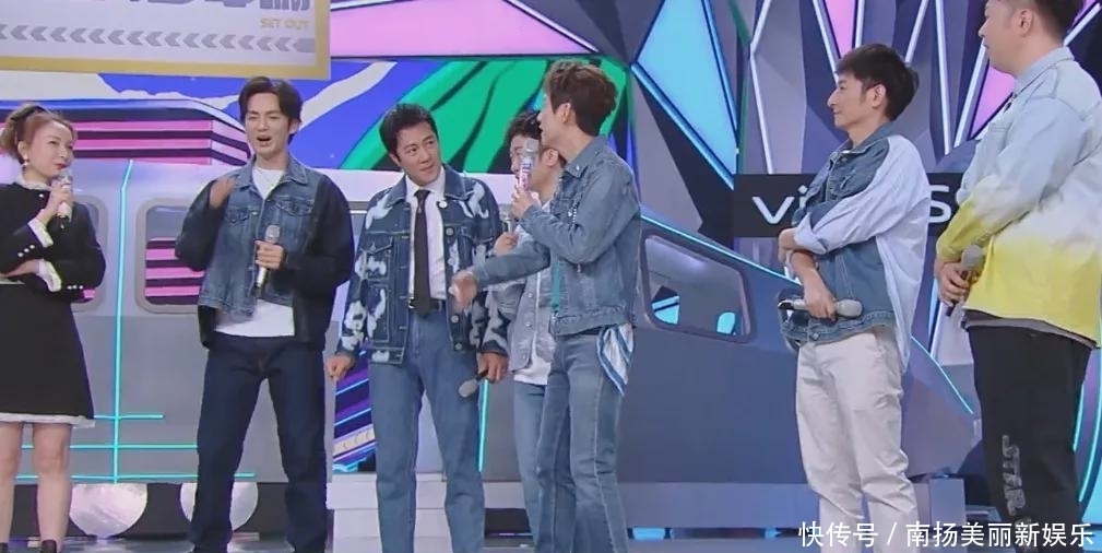 《快本》又敷衍新人,六个嘉宾信息写错三个,捧高踩低改不过来