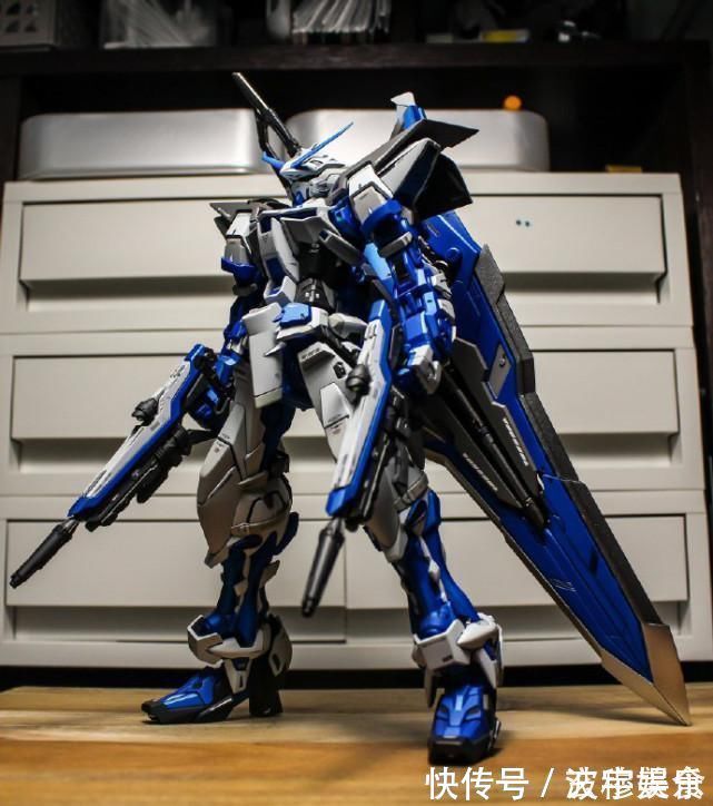 模友|模玩控:舒服配色MG比例异端高达模型蓝色机