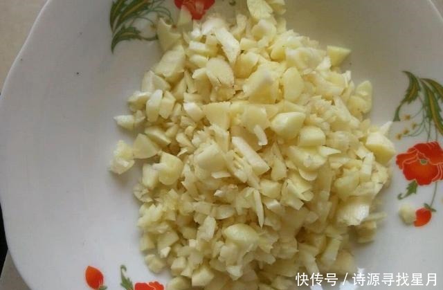 炒猪血时,牢记别直接下锅,多做这一步,猪血鲜香嫩滑没有腥味