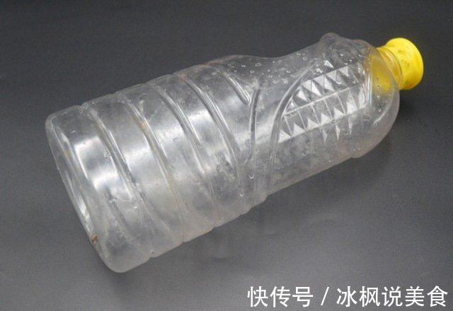 鸡蛋是怎么放到油桶里的方法做法可能和你想的不一样,很简单