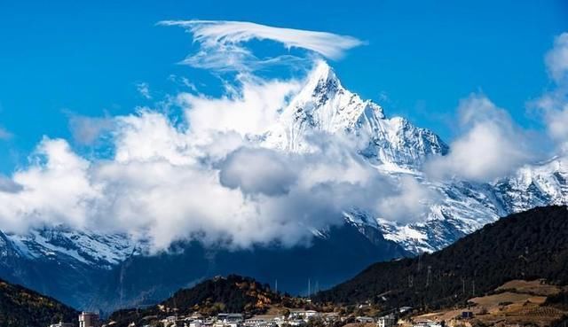 西藏|在神秘的雪域高原，藏着八座神山，如同山海经里的神话一般！