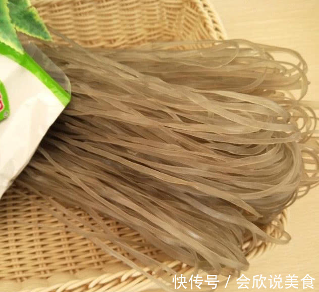 买粉条时不需要“用手折”,只用一招,让你分辨真假粉条!