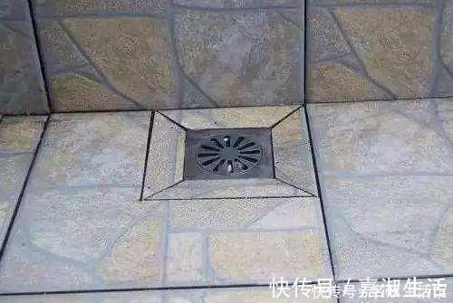 肠子|卫生间地漏一定不能这样安装,我家装错肠子都悔青了,聪明人就懂