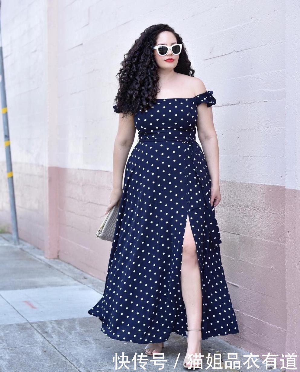 露肤|160斤的大码博主,4条法则教你“瘦身穿搭”,穿衣楷模名不虚传