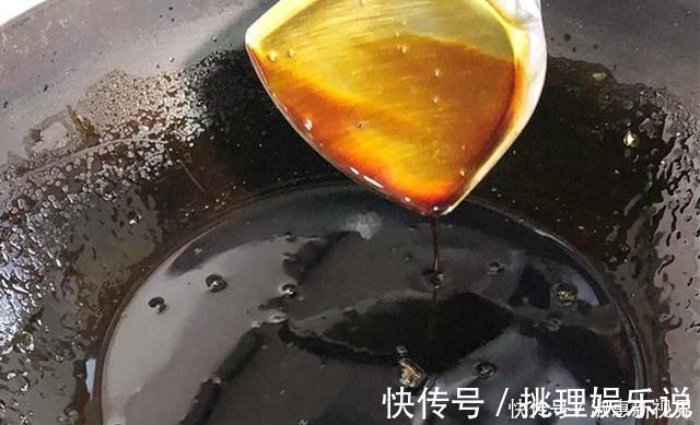 发苦|炒糖色时，冰糖直接下锅炒是大忌！多加这1步，糖色不发苦更红亮
