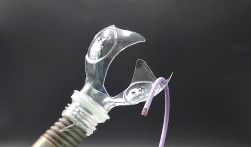 扫把上套个塑料瓶,放在家里特别实用,一年能省不少钱,涨知识了