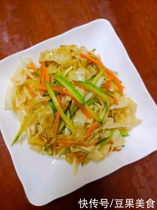 老少皆宜的凉拌豆皮，香软咸鲜，味美可口