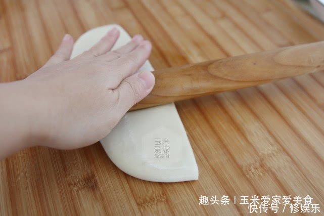 早餐店油条配方,个个空心酥脆,学会了在家做,想吃油条不用买