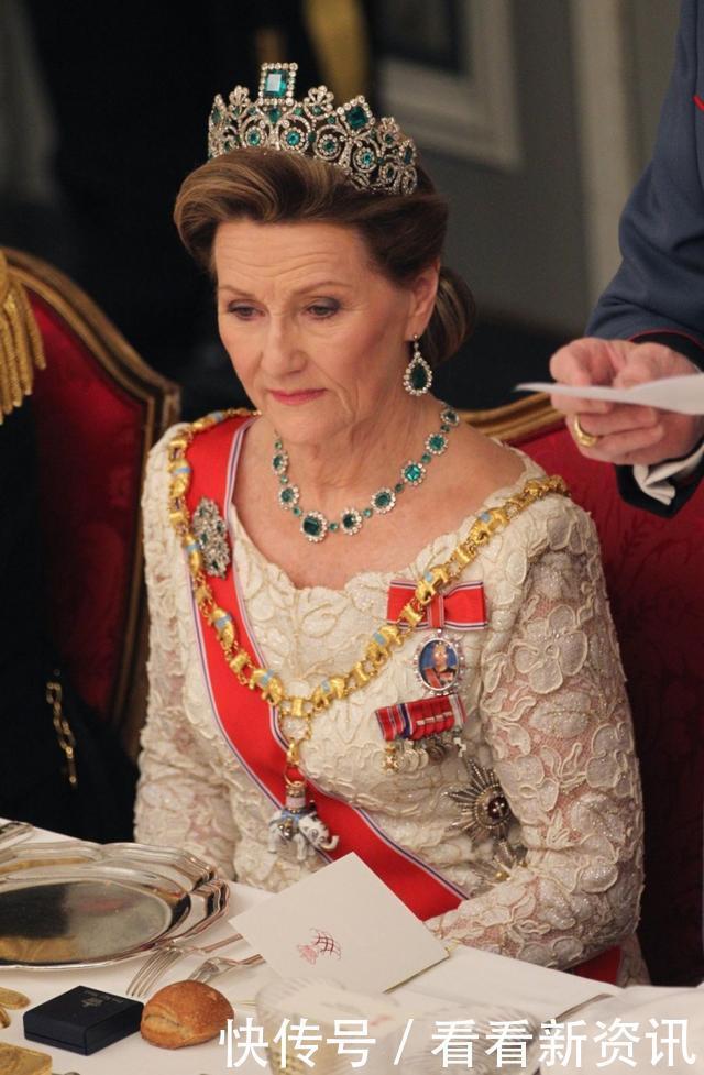 闲聊丨“与爱同名”,王室珠宝中那一抹醉人的颜色