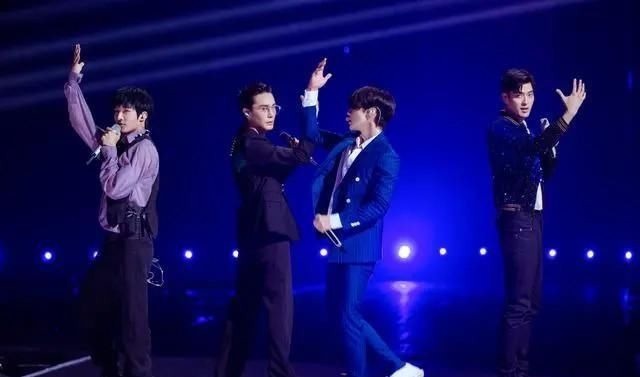 《披荆斩棘的哥哥》神仙打架，陈小春言承旭再现“情怀杀”，绝了