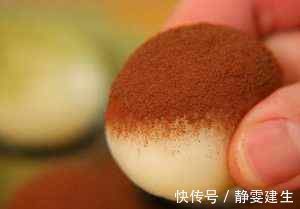 它是我做过最简单的糕点，不用发面，不用烤箱，比蛋糕面包还好吃