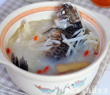 姜块儿|不管炖啥鱼,都不要直接加水炖!这样做汤浓白、味鲜美,好喝!