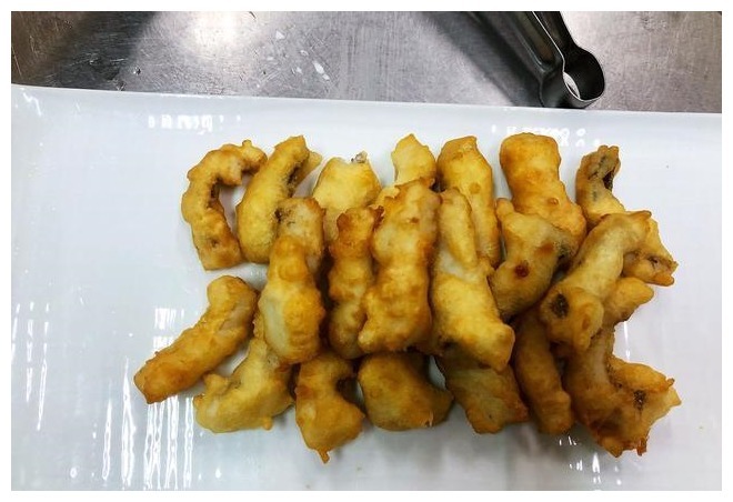 炸鱼时,有人用淀粉,有人用面粉,大厨都错了!这才是正确做法