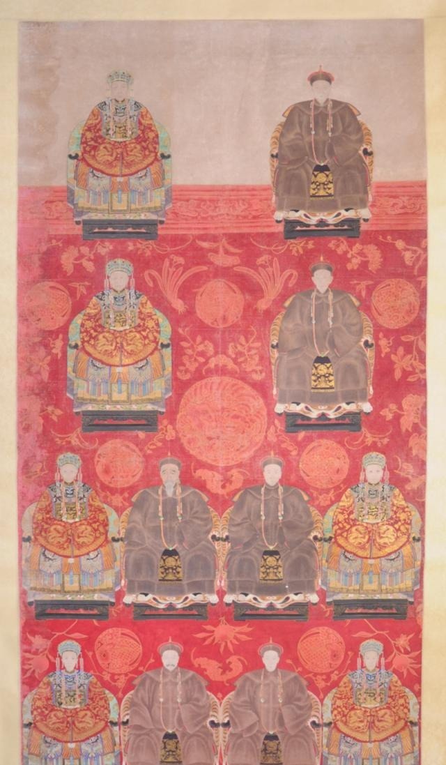 结为|兄妹二人不顾世俗眼光结为夫妻,生下一子闻名世界